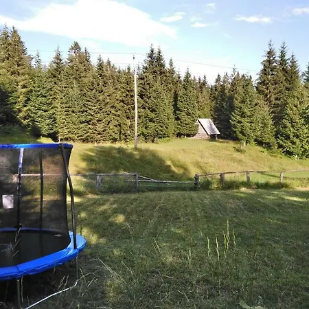Alpine House 1100 Počitniška hiša *